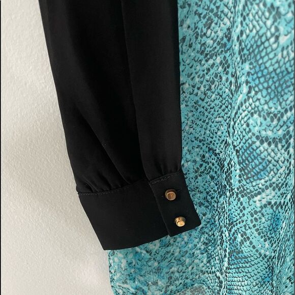 BCBG Button Up Blouse Top Women'sSheer Long Sleeve, Size Medium - Picture 4 of 7